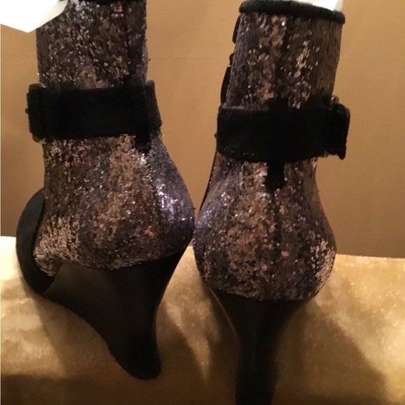 🖤 Metallic / GUESS Ankle Boots / Silver Sparkles / Excellent Condition / Sexy🖤 - Picture 5 of 11